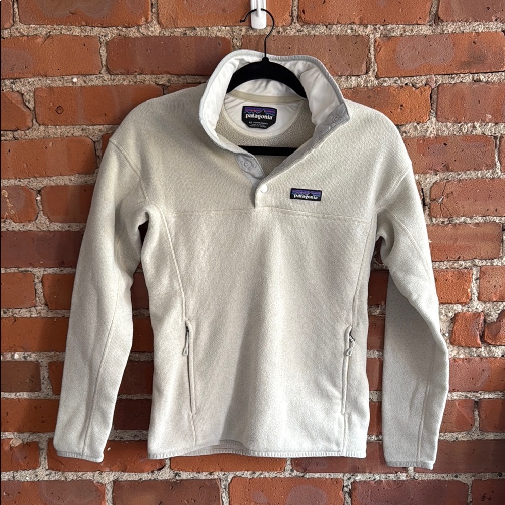 Patagonia Cream Sweatshirt